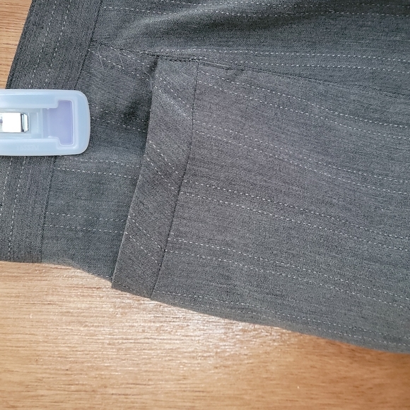 Hillard and Hanson Size 12 Pleated Skirt - Picture 5 of 10